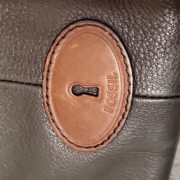 Fossil Keyhole Crossbody Purse - Picture 2 of 11